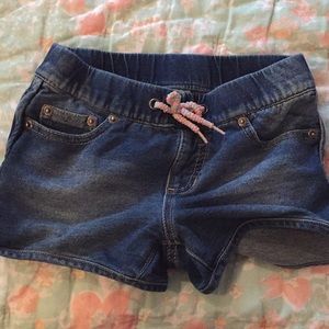 Cherokee shorts M(7-8)